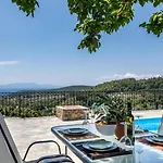 Oak Tree Villa