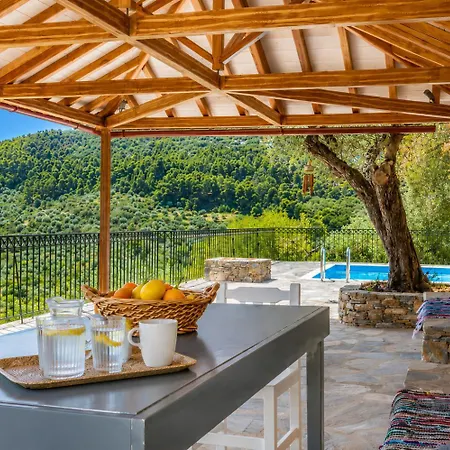 Oak Tree Villa